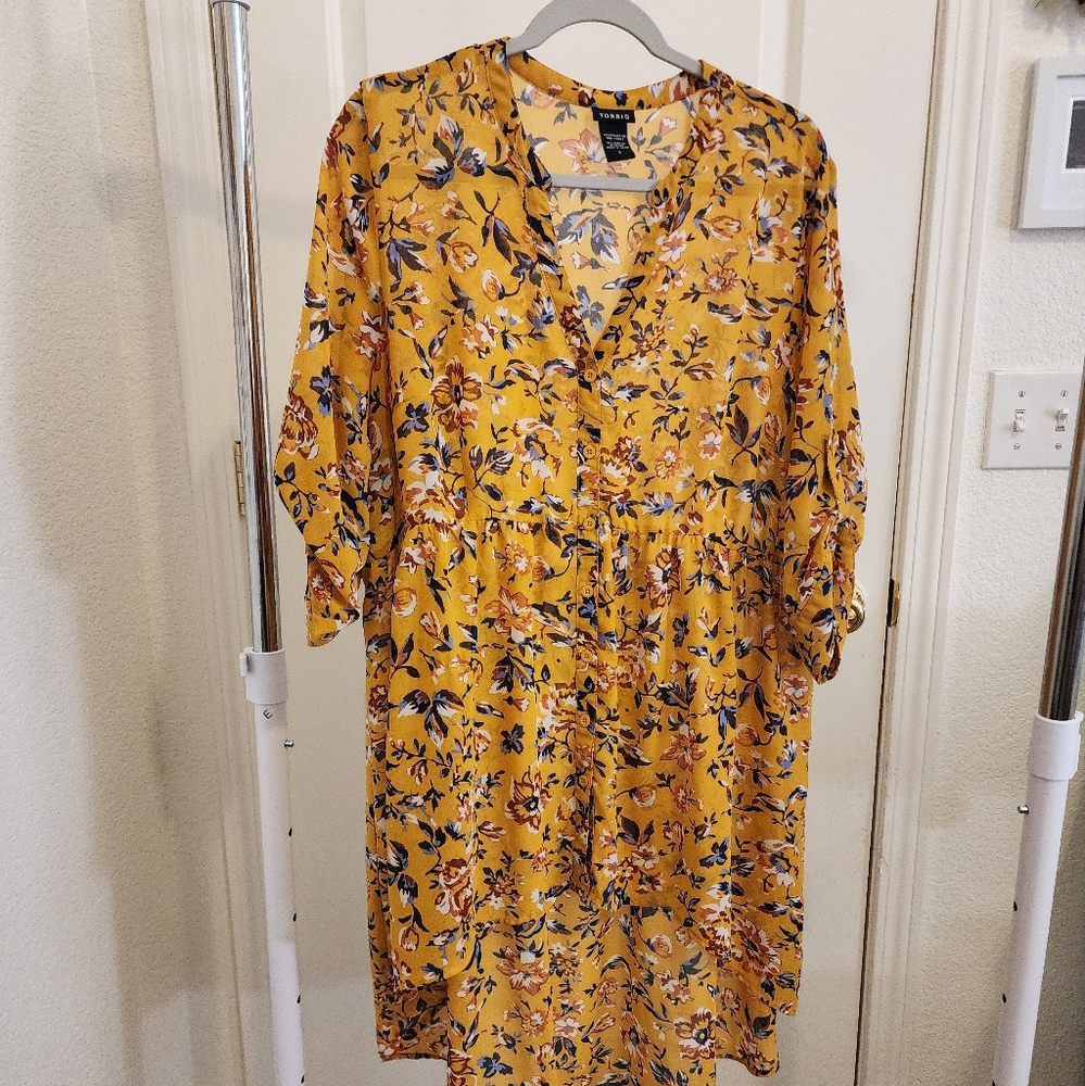 Torrid Yellow Floral Chiffon Tunic 2X Summery